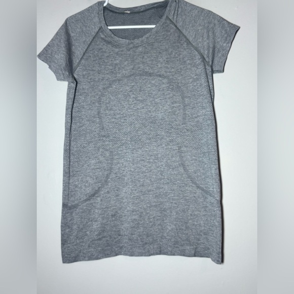 Lululemon Swiftly Tech Short Sleeve Crew Shirt 2.0 Gray Size 10 - Picture 2 of 4
